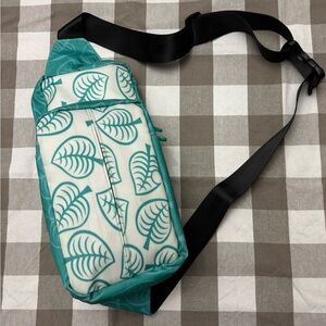 Leaf Patterned Teal and White Wearable Bag